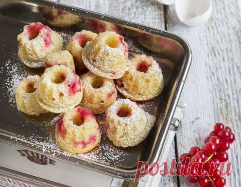 Mini-Gugelhupfe mit Ribiseln - Rezept - ichkoche.at