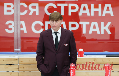 Гришин покинул пост главного тренера хоккейного клуба "Спартак". Исполняющим обязанности главного тренера команды будет Алексей Заварухин