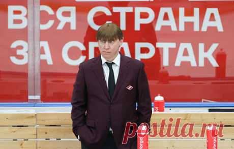 Гришин покинул пост главного тренера хоккейного клуба &quot;Спартак&quot;. Исполняющим обязанности главного тренера команды будет Алексей Заварухин