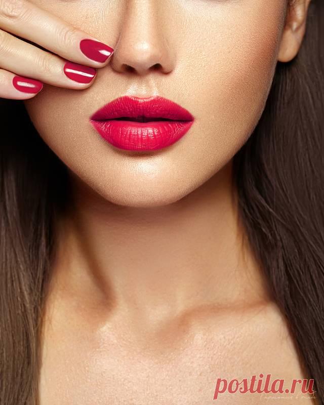 Секрет эффекта красной помады: почему этот цвет на губах сводит мужчин с ума — Психология