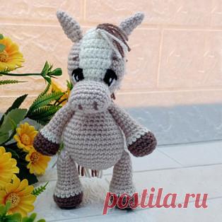 Ослик амигуруми. Схемы и описания для вязания игрушек крючком! Бесплатный мастер-класс от Натальи Лариной по вязанию ослика крючком. Высота вязаной игрушки примерно 17 см вместе с ушками. Для изготовления такого о…