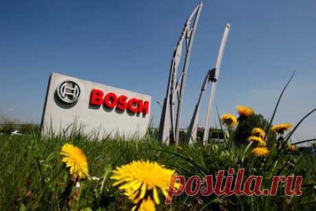 В России стало невозможно оперативно чинить технику Bosch. В России возникли сложности с ремонтом оборудования Bosch: некоторые неисправности бытовой техники стало невозможно устранить оперативно. Причиной этому стало отсутствие необходимых запчастей, которые поставляются по параллельному импорту — из-за контроля производителя за перепродажей в логистике случаются сбои.