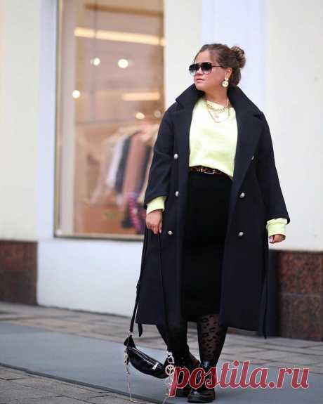 Правила осеннего стиля для полных девушек: идеи образов plus size
Как выглядеть стильно и привлекательно в размере plus size? Главное грамотно подобрать наряд, который будет подчеркивать достоинства пышного силуэта, а не подчеркивать его недостатки. В качестве доказательства смотрим роскошную фотоподборку модных и комфортных осенних сетов для полных девушек. Свитшот + юбка длины миди + ботинки со...
Читай дальше на сайте. Жми подробнее ➡