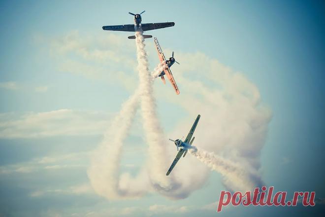 Только тот, кто верит в себя сам, может убедить в этом других (Эрхардт).