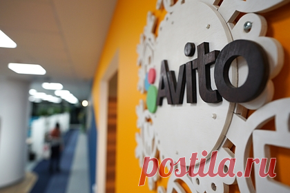«Авито» захотел купить ЦИАН. Сайт частных объявлений «Авито» захотел купить сервис недвижимости ЦИАН и ведет переговоры об этом. По словам близкого к ФАС источника, ходатайство о покупке ЦИАН поступило от «Авито» в ведомство летом 2021 года, сейчас ведется оценка этой сделки. Компания готова рассмотреть и часть бизнеса ЦИАН в городах-миллионниках.