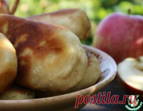 Пирожки с яблоками на сковороде – кулинарный рецепт
