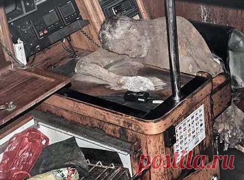 У берегов Филиппин дрейфовала яхта с мумией на борту