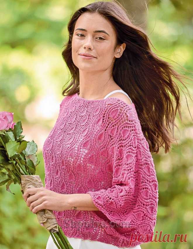 Удивительно удобный пуловер прямого силуэта с широкими цельновязаными рукавами свободно ниспадает от плеч и нисколько не стесняет движений. Пряжа, состоящая пополам из шелка и хлопка, а также ажурный узор в виде листьев помогут пережить любую жару.