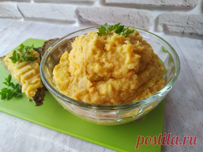 Паштет, который можно в пост! (Без мяса) Сегодня у меня простой и вкусный постный паштет. Готовится просто, из доступных продуктов, отличное сытное блюдо во время поста! Это как раз тот рецепт, попробовав который можно сделать выводы, что и мяса не нужно. Паштет из фасоли богат растительным белком и аргинином, который снижает уровень сахара в крови, а значит это еще и полезный рецепт.Идеальное сочетание – это, когда и вкусно, и полезно! Такой паштет можно употреблять в кач...