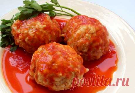 Мясные ежики с рисом классический рецепт с фото пошагово Мясные ежики с рисом классический рецепт с фото пошагово. Знаменитые и всеми любимые мясные тефтельки с густой томатной подливой.