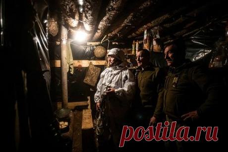 В ЛНР сообщили о массовом отъезде сотрудников СБУ из Славянска и Краматорска. Сотрудники Службы безопасности Украины (СБУ) массово покинули Краматорск, Славянск и иные населенные пункты, сообщил полковник Луганской народной республики (ЛНР) Виталий Киселев. Ранее в Донецкой народной республике (ДНР) сообщили, что Украина получила от США 12 комплексов HIMARS с дальнобойными ракетами.