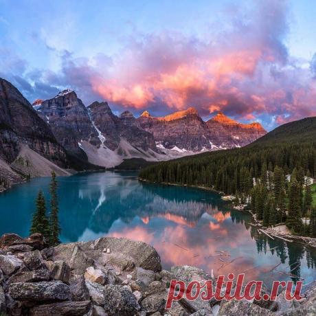 Долина «Десяти пиков», озеро Морейн, Альберта. Канада