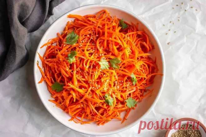 Для Вас 7 рецептов приготовления очень вкусного салата – острая морковь по- корейски в домашних условиях. Рецепты с уксусом, чесноком, кориандром, острым перцем.
