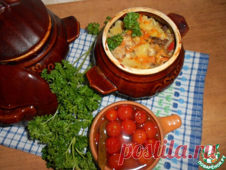 Горшочки с картофелем, мясным ассорти и грибами Кулинарный рецепт