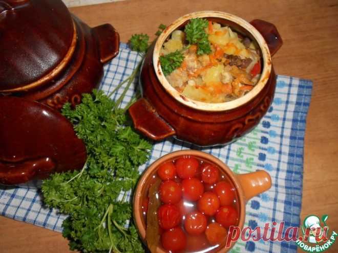 Горшочки с картофелем, мясным ассорти и грибами Кулинарный рецепт
