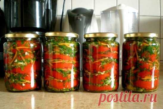 Перчик по Армянски
Это безумно вкусная заготовка, которую я в обязательном порядке готовлю каждый год. Советую и вам попробовать.
Рецепт на сайте:  https://gotovchik.ru/perchik-po-armyanski.html?utm_source=zagotov&utm_campaign=varenyasol