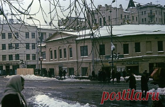 Фото 1972 г. М. В. Стриженова. Пешеходный светофор: 