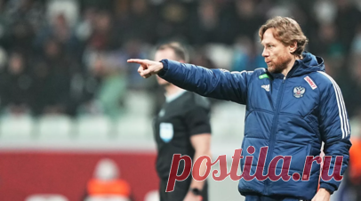 Тарханов считает, что главные успехи Карпина в футболе ждут его впереди. Бывший главный тренер «Крыльев Советов» Александр Тарханов поздравил с 55-летием наставника национальной команды Валерия Карпина. Читать далее