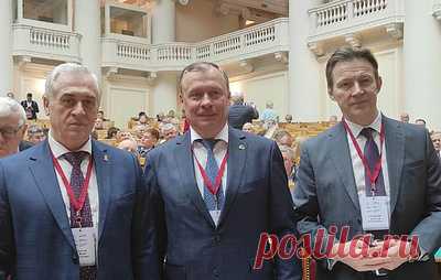 Ректора УрГЭУ избрали вице-президентом Вольного экономического общества России. На съезде организации в Санкт-Петербурге руководитель экономического вуза Урала также был выбран членом Правления и членом Президиума ВЭО России