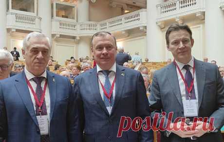 Ректора УрГЭУ избрали вице-президентом Вольного экономического общества России. На съезде организации в Санкт-Петербурге руководитель экономического вуза Урала также был выбран членом Правления и членом Президиума ВЭО России