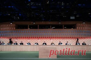 Губернатор Калининградской области Алексей Беспрозванных представил программу подготовки и проведения 80-летия региона, включая инфраструктурную программу на 5 лет. В понедельник, 30 марта, на площадке Национального центра «Россия» прошло заседание организационного комитета.