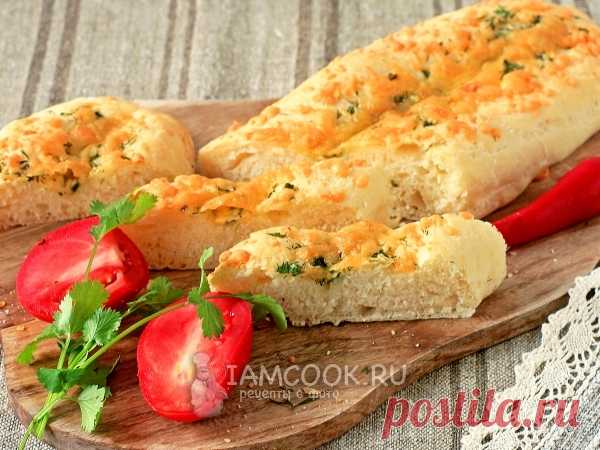 Багет с сыром и чесноком в духовке — рецепт с фото Мягкий и ароматный багет понравится любителям пикантных вкусов чеснока и сыра.