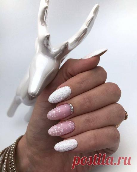 Розовый новогодний маникюр: 30 творческих идей для вдохновения