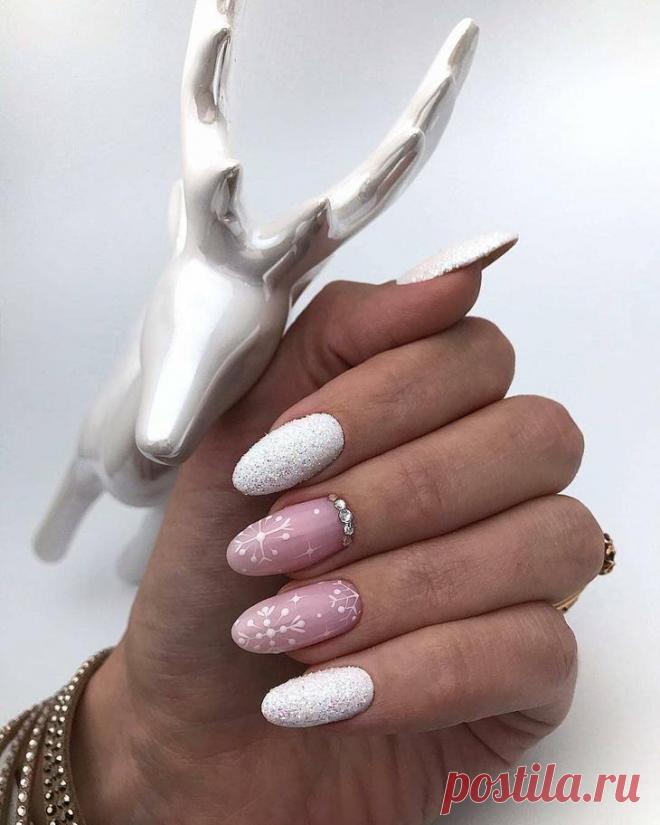 Розовый новогодний маникюр: 30 творческих идей для вдохновения