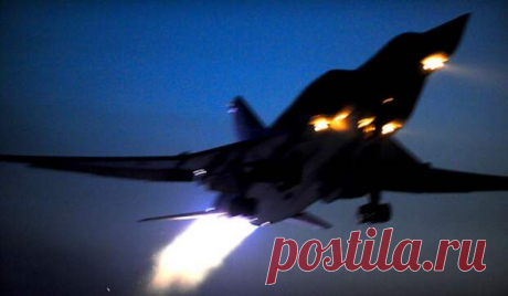 На авиабазу «Хмеймим» в Сирии прилетели три русских Ту-22М3. Для того, чтобы бомбардировщики Дальней авиации смогли совершить безопасную посадку, там несколько последних месяцев удлиняли взлётно-посадочную полосу. Многие наблюдатели и эксперты рассуждали, для чего конкретно это нужно, а шпионы