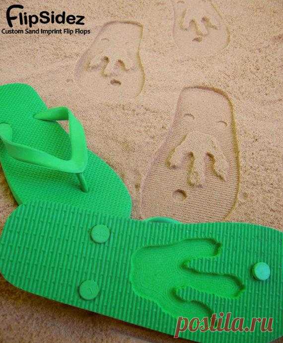 Забавные следы на пляже