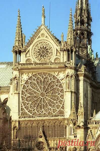 Пользователь Jess Harris сохранил этот пин на доску «Art A2» / The mother of all French cathedrals, Notre Dame is located on the South-East end of the Ile de la Cite and is the masterpiece of French medieval art.   |  Pinterest