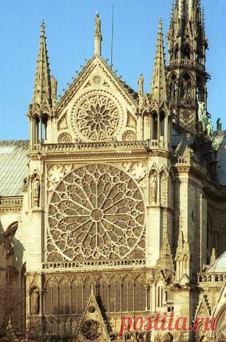 Пользователь Jess Harris сохранил этот пин на доску «Art A2» / The mother of all French cathedrals, Notre Dame is located on the South-East end of the Ile de la Cite and is the masterpiece of French medieval art.   |  Pinterest