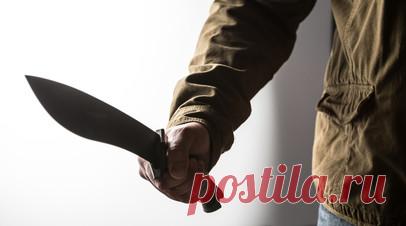 Очевидец рассказал о пострадавших при нападении мужчины с мачете в Люберцах. Ребёнок, на маму которого напал мужчина с мачете в Люберцах, отделался испугом и шоком, физически он не пострадал, рассказал RT очевидец. Читать далее