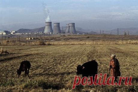 В Азербайджане призвали прекратить деятельность армянской АЭС. Уполномоченный по правам человека в Азербайджане Сабина Алиева обратилась к международным правозащитным организациям, призвав их прекратить деятельность Мецаморской атомной электростанции в Армении. Радиоактивные отходы оттуда омбудсмен посчитала нужным взять под строгий международный контроль.