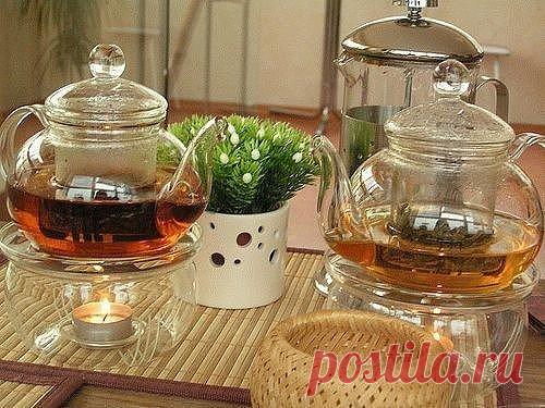 Тибетский рецепт молодости 
Этот рецепт молодости найден в Тибетском монастыре в 1971 году. Он был написан в VI веке до нашей эры на глиняной таблице. Текст был изучен и переведен на все языки мира.
Для приготовления рецепта молодости вам понадобится по 100 грамм бессмертника, зверобоя, березовых почек, ромашки и мед.
Способ приготовления рецепта молодости
Травы перемалываем и закрываем крышкой. Вечером берем 1 столовую ложку смеси, заливаем кипятком (0,5 л.) на 20 минут. Потом процеживаем че