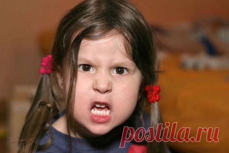 Как родители калечат детей - конвейер по производству моральных калек 
Я детский психолог, и я временами жутко задалбываюсь. Моя главная проблема — родители моих маленьких клиентов, которые сами их уродуют. Вот не знаю — это лично мне так «везёт» или и в самом деле чуть…