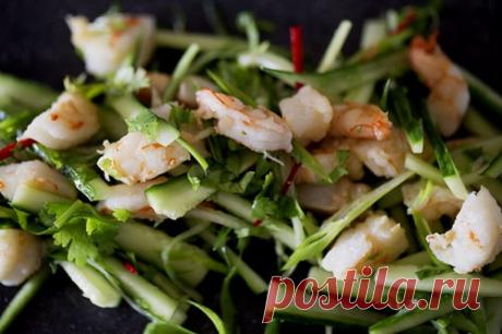 Салат из морепродуктов под соусом из лайма