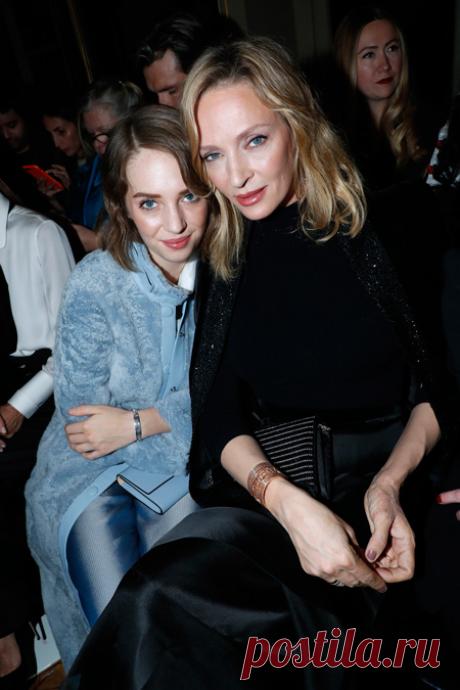 Ума Турман, с 20-летней дочерью от актера Итана Хоука Майей