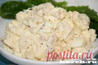 Салатик из кальмаров с курицей 