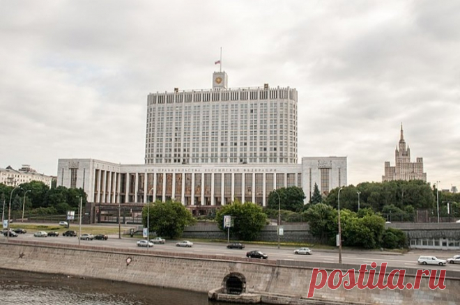 Кабмин РФ упростил аттестацию соискателей ученой степени. Аспиранты смогут быстрее выходить на защиту кандидатской диссертации.