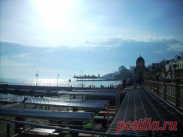 Вид зимней набережной