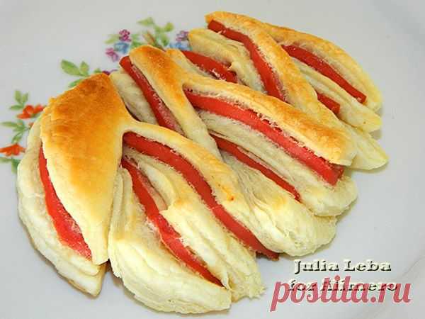 Нарезные слойки с Докторской колбасой