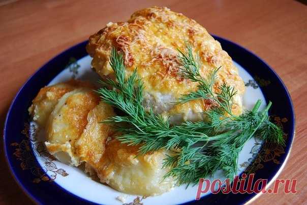 Диетическая куриная грудка понравится всем, кто соблюдает диету, ведь она обладает нежным, утонченным вкусом.