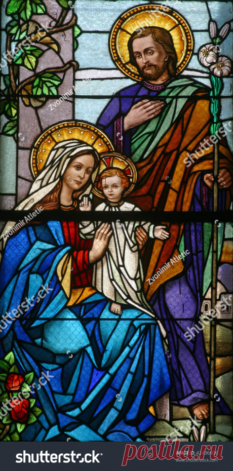 Vidrio manchado con familia sagrada Foto de stock 42436606 | Shutterstock Descubre Vidrio manchado con familia sagrada imágenes de stock en HD y millones de otras fotos de stock, objetos en 3D, ilustraciones y vectores libres de regalías en la colección de Shutterstock.  Se agregan miles de imágenes nuevas de alta calidad todos los días.