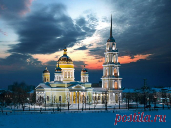 Золотые купола: красивейшие православные колокольни / Туристический спутник