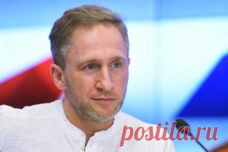 Оскар Кучера помог в зоне СВО плотнику, который делал ремонт в его квартире. Военный попросил прислать ему на передовую два планшета и десять раций.