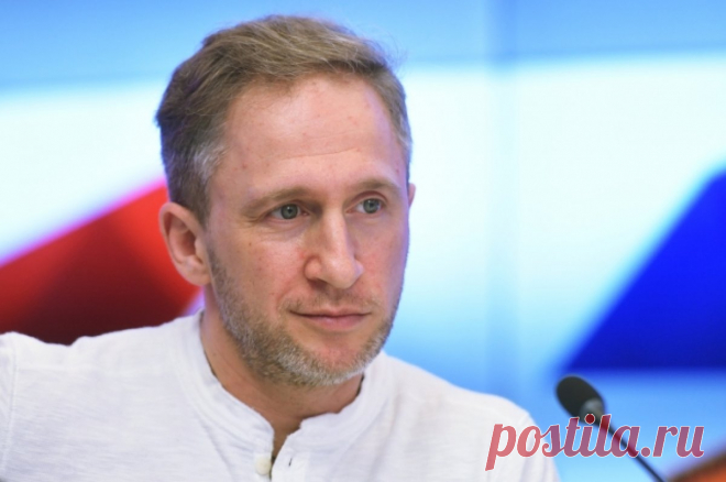 Оскар Кучера помог в зоне СВО плотнику, который делал ремонт в его квартире. Военный попросил прислать ему на передовую два планшета и десять раций.