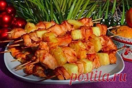 Шашлык из курицы с ананасом