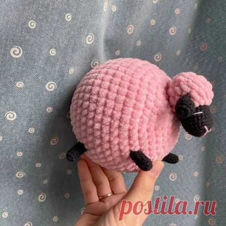 PDF БараШарик крючком. FREE crochet pattern; Аmigurumi animal patterns. Амигуруми схемы и описания на русском. Вязаные игрушки и поделки своими руками #amimore - маленький барашек из плюшевой пряжи, плюшевая овечка, овца, баран.