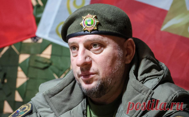Алаудинов опроверг причастность «Ахмата» к стрельбе по дому в Судже. Алаудинов заявил, что бойцов «Ахмата» в Судже нет. На видео мужчина из военной комендатуры стреляет из гранатомета по дому, позади виден православный храм. Хинштейн указал, что в июне этот человек погиб в ДТП, уходя от погони ГАИ